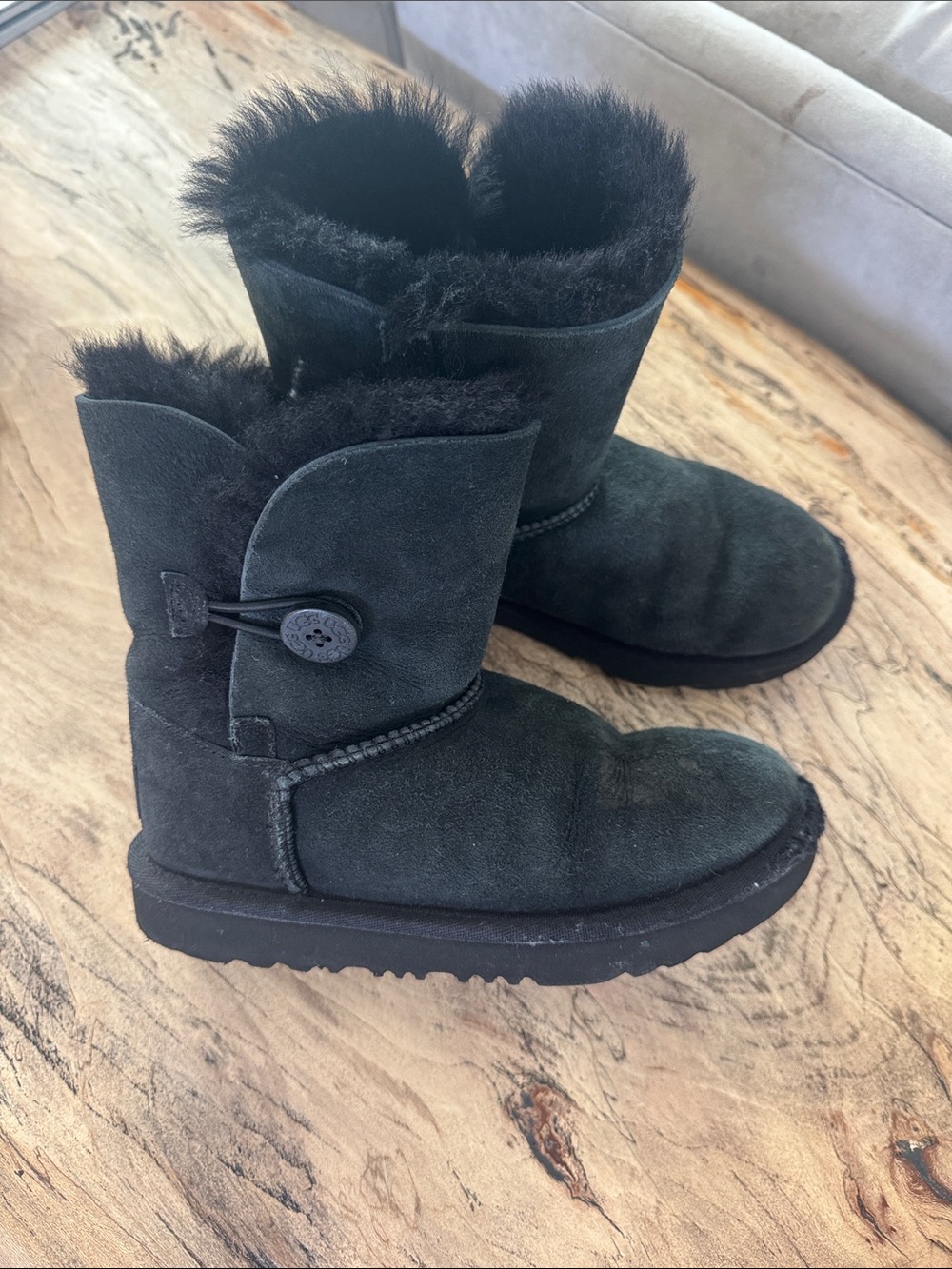 UGG  Kids Bailey button Sheepskin Boots